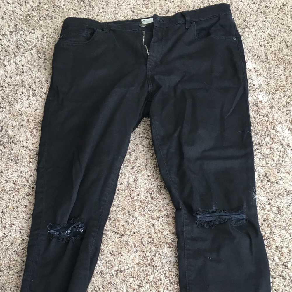 Topshop MOTO black ripped Leigh jeans